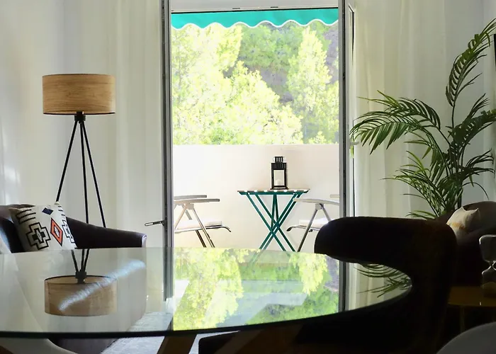 Large With Great Views Appartement