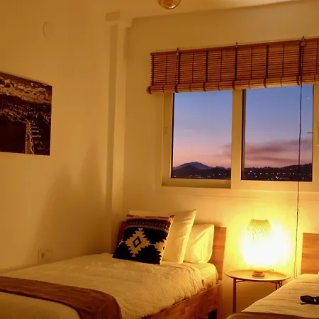 Large With Great Views شقة